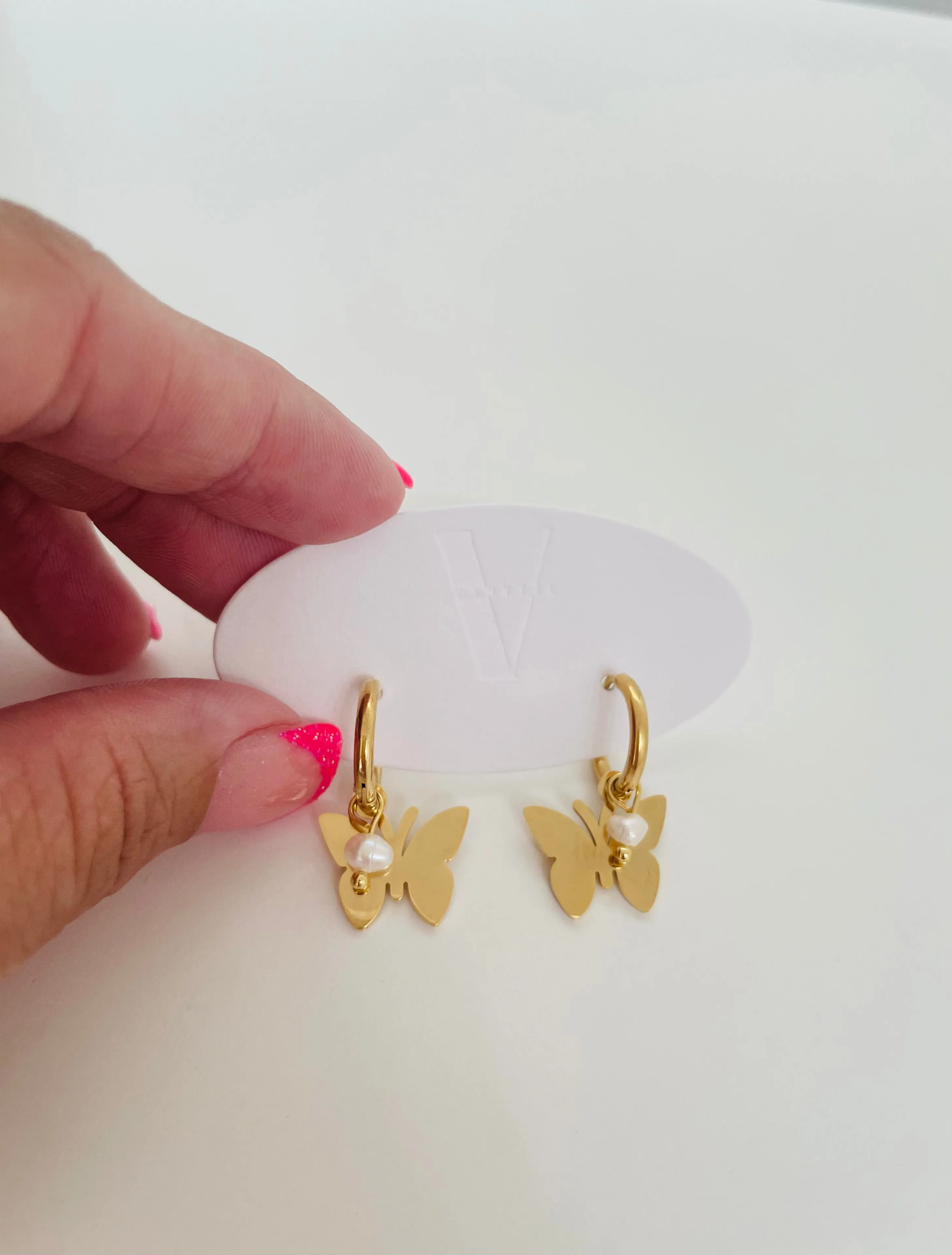 Aros de Mariposa Dorados | Estilo Chic y Sofisticado