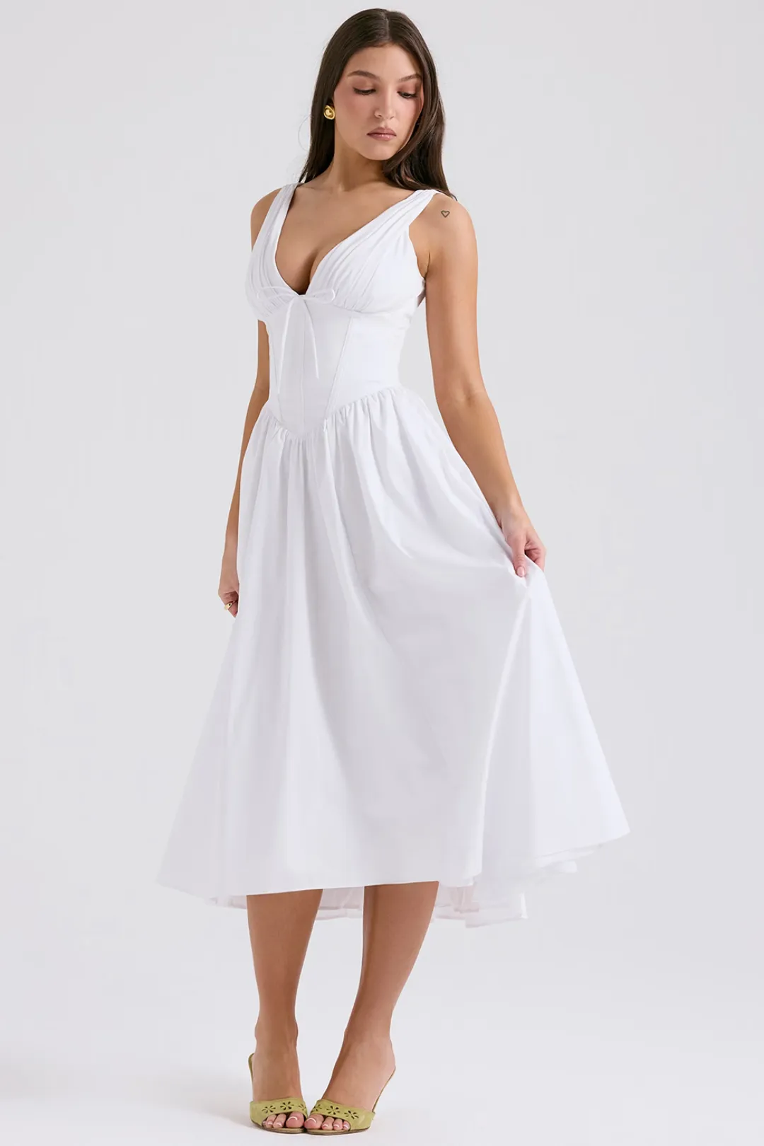 Vestido Midi Liso Modelador Algodão Branco Nobre Modelo Emmelina